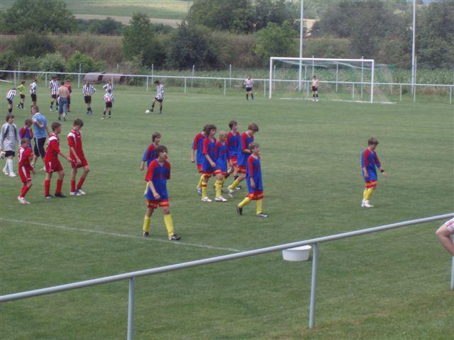 Žáci na turnaji ve Vlkoši 16.6.2007 ( 2.místo )